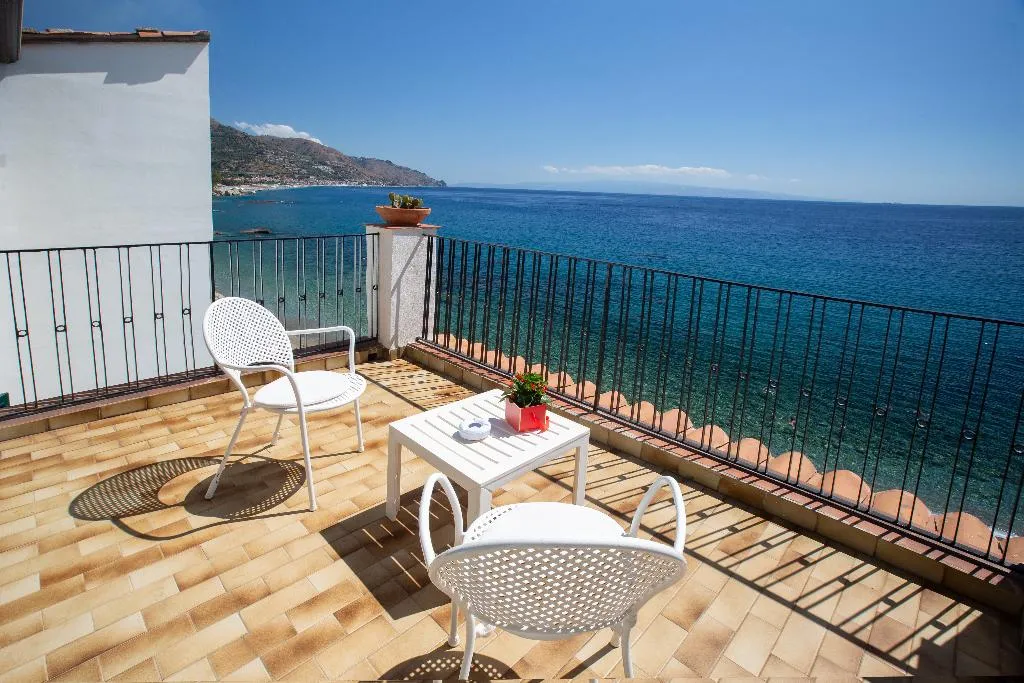 TRIPLE SUPERIOR WITH TERRACE Room, Lido Mediterranee, Taormina