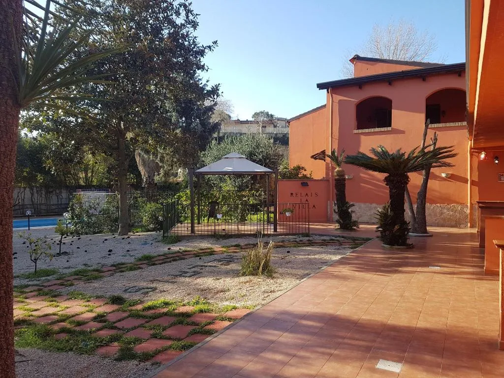 Terrace, Relais La Villa, Naples