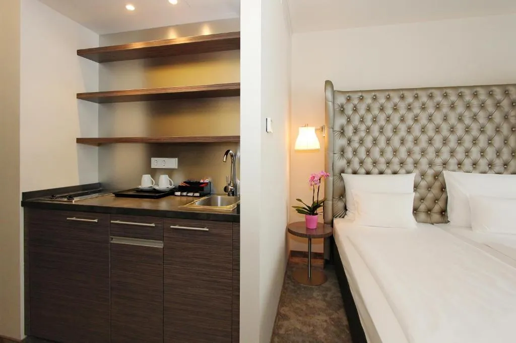 DOUBLE SINGLE USE SUPERIOR Room, Arcotel John F, Berlin