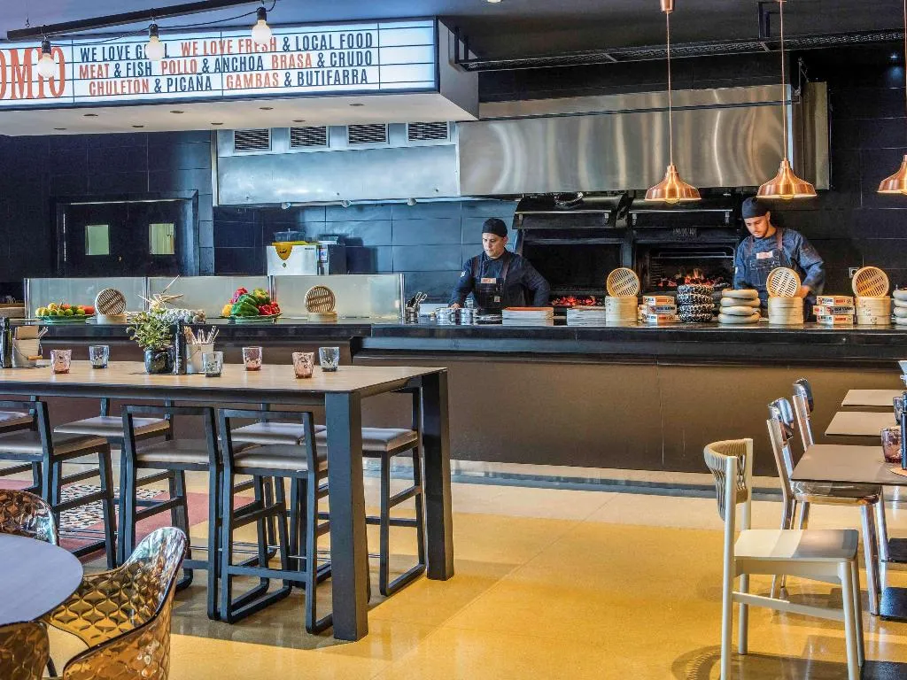 Restaurant, Novotel Barcelona Cornella, Barcelona