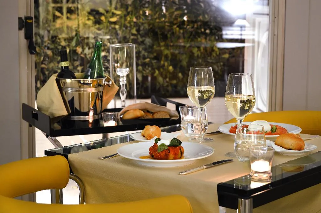 Bar, Palazzo Esedra, Naples