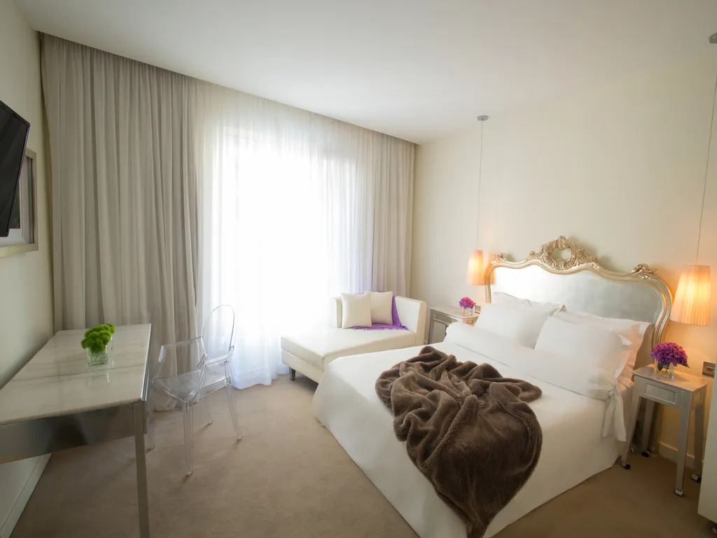 DOUBLE QUEEN SIZE BED Room, The Morgan Hotel, Dublin