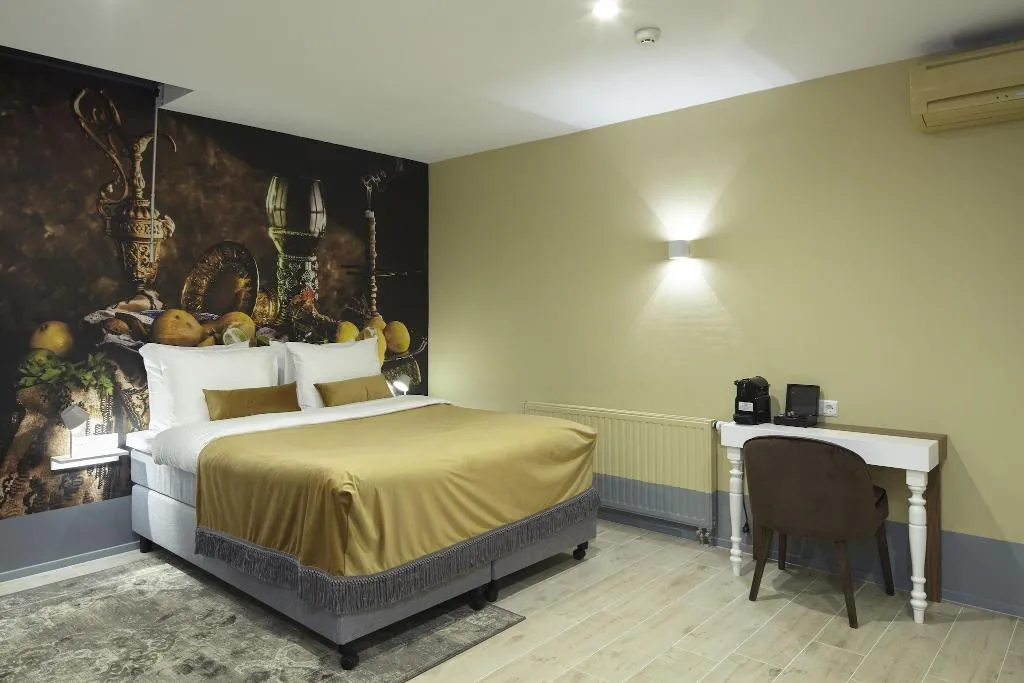 DOUBLE TWO DOUBLE BEDS Room, The Muse Amsterdam, Amsterdam