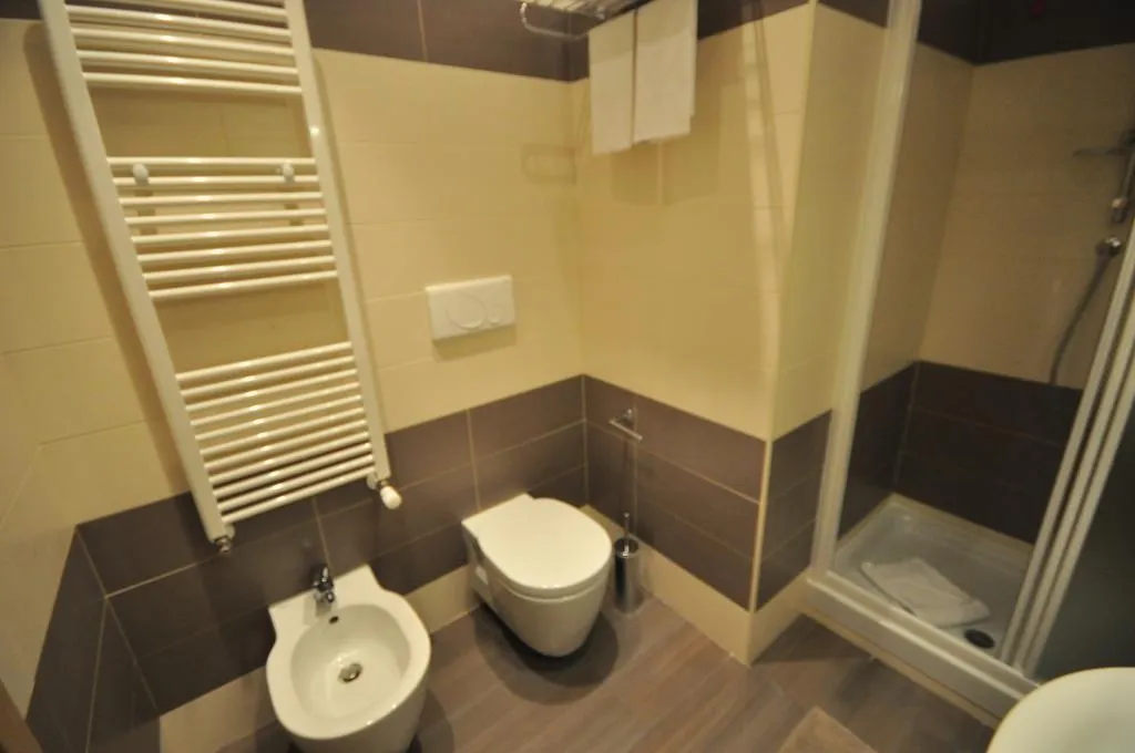 DOUBLE STANDARD Room, 325 Tor Vergata, Rome