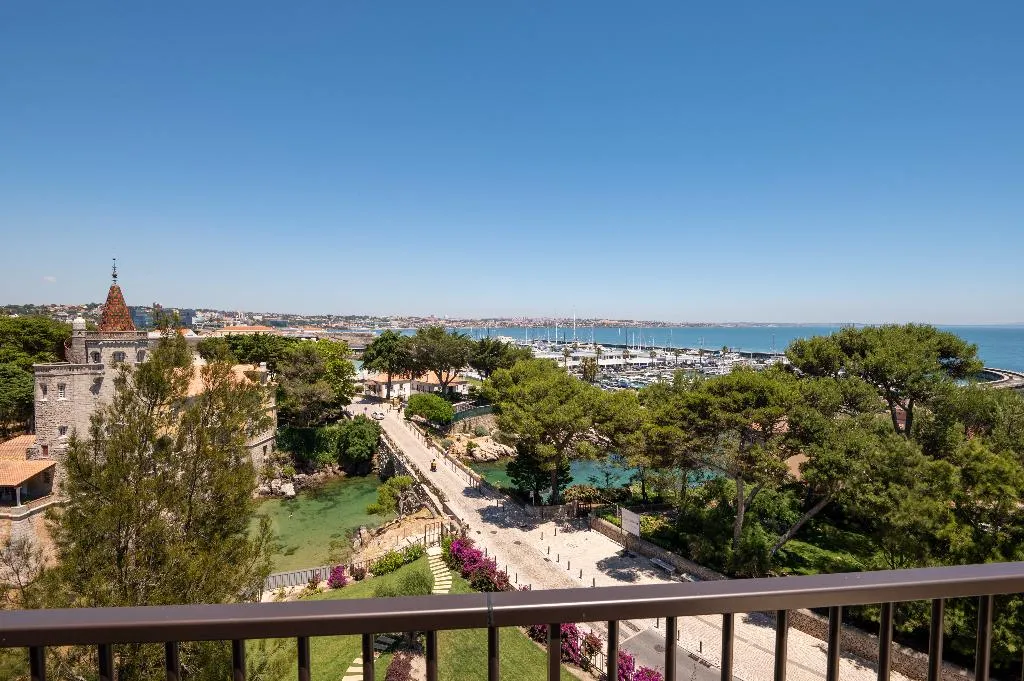 JUNIOR SUITE WITH BALCONY WITH VIEWS Room, Vila Gale Cascais, Lisbon