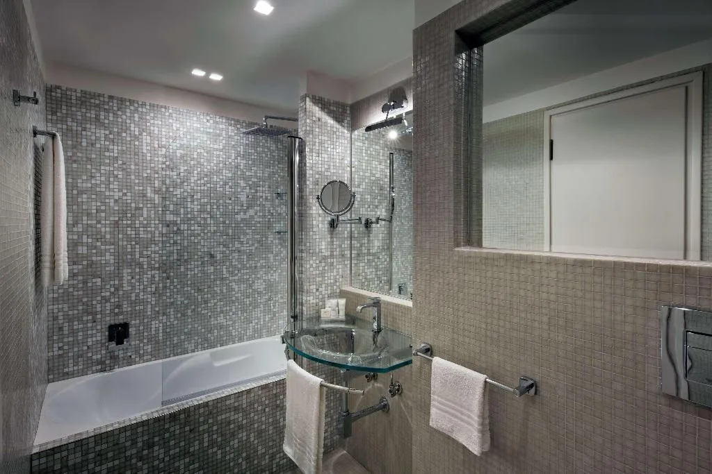 TRIPLE THREE BEDS Room, Hotel Paradiso, BW Signature Collection, Naples