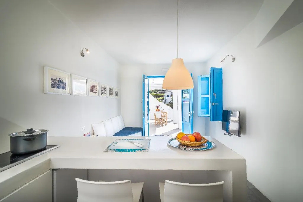 SUITE HONEYMOON Room, Fava Eco Suites, Santorini