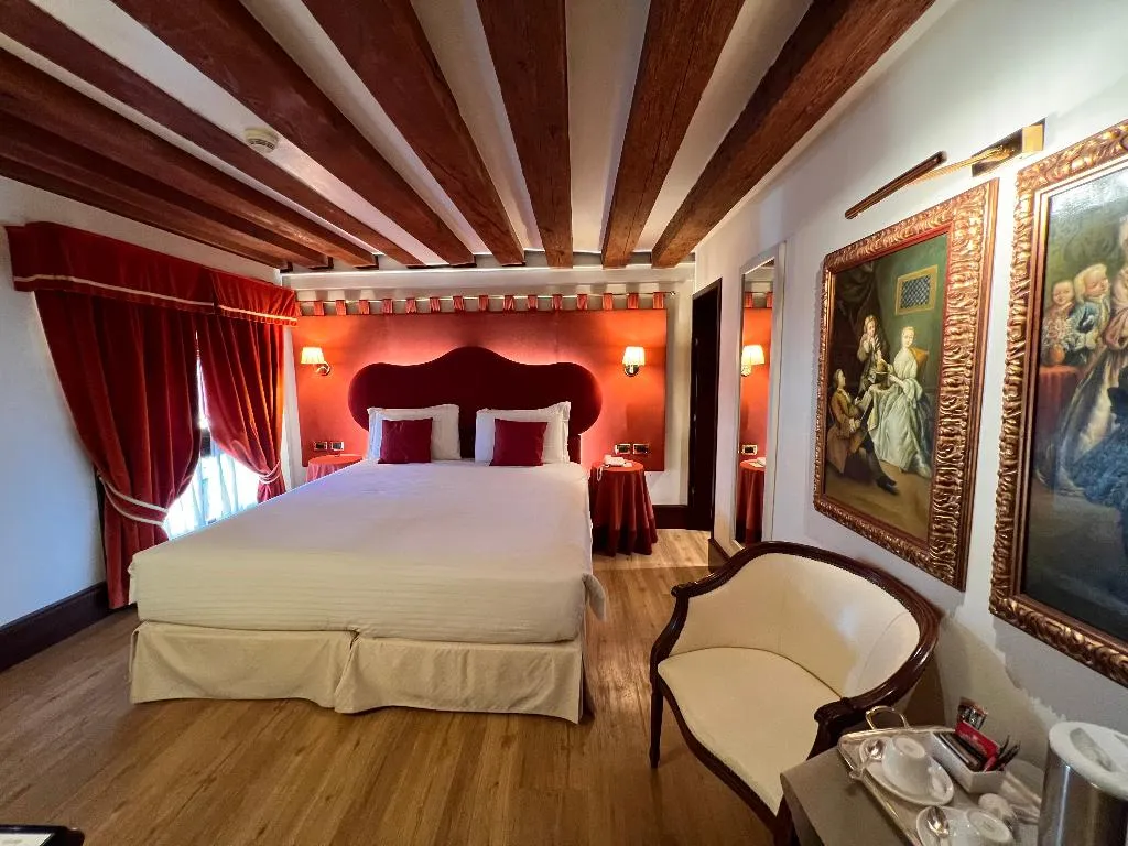 DOUBLE CLASSIC Room, Ruzzini Palace, Venice