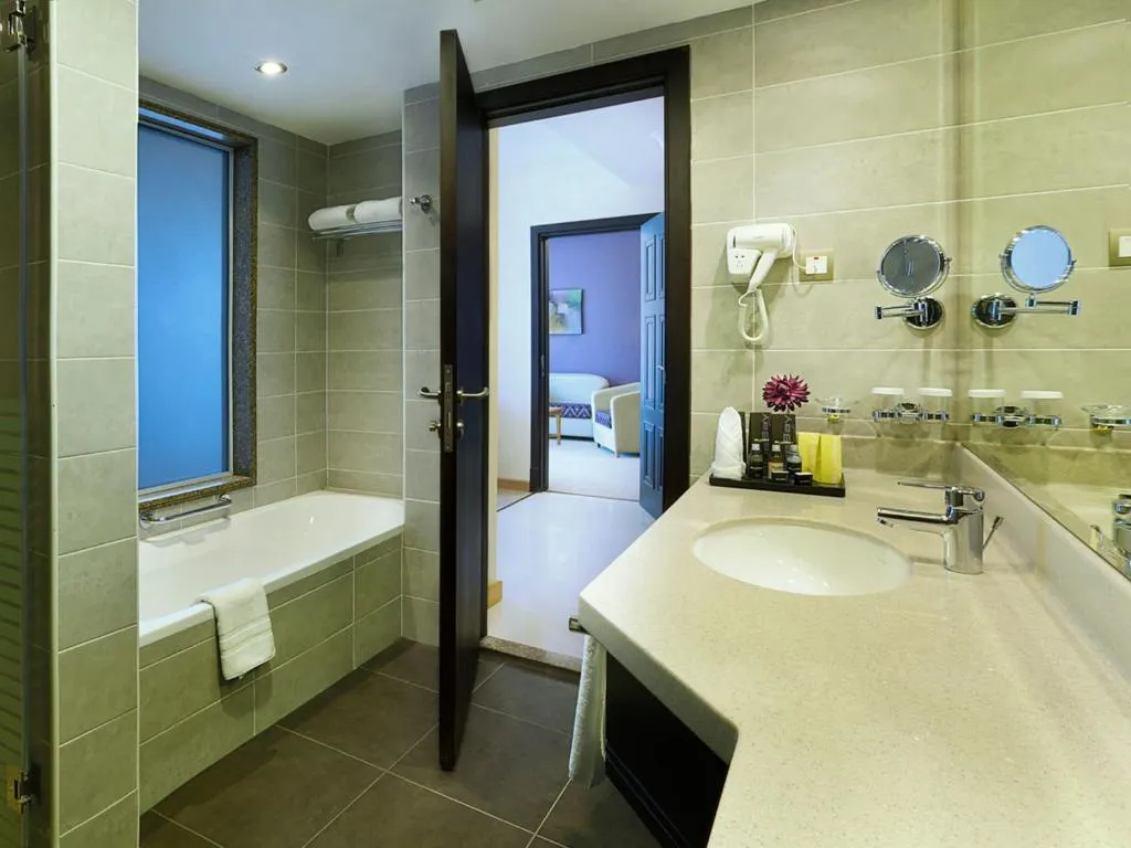 JUNIOR SUITE STANDARD Room, Armada Avenue Hotel (EX Armada Bluebay Hotel), Dubai