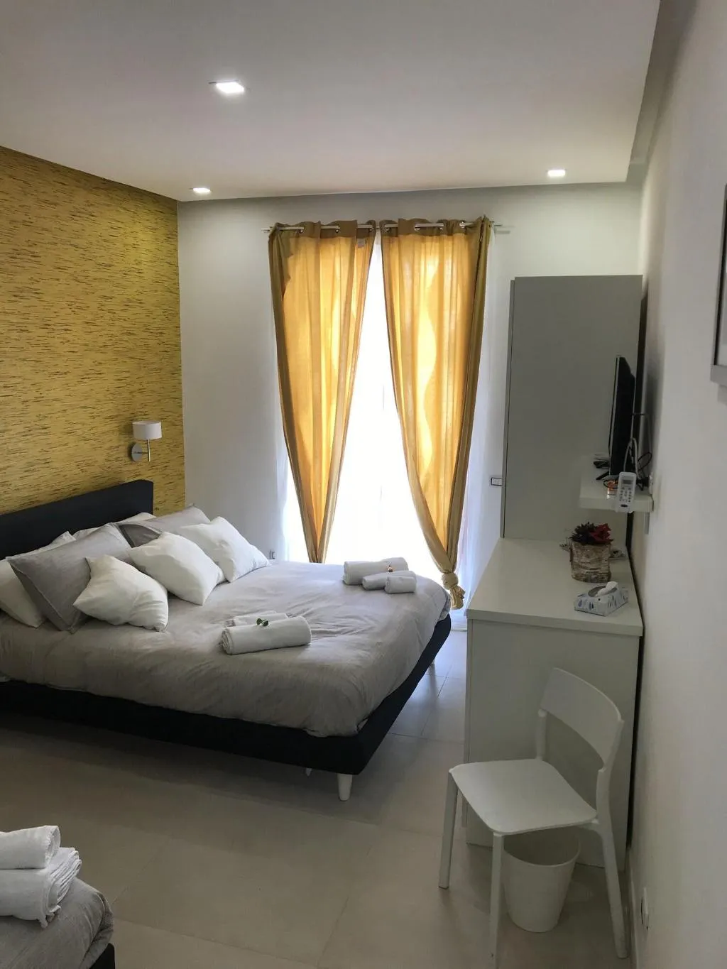 Room, Terrazza Aragon, Naples