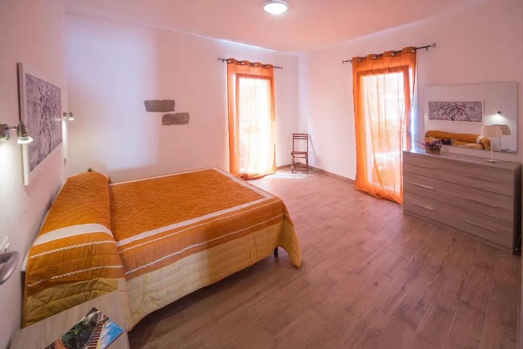 Room, Domus Olbia Inn, Olbia