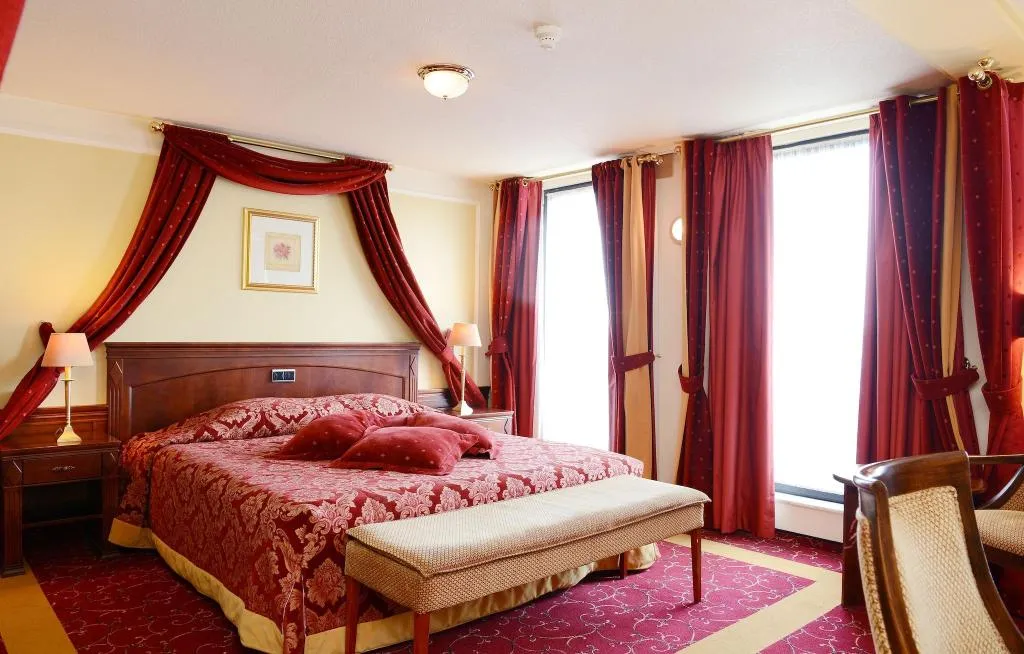JUNIOR SUITE WITH DOUBLE BED Room, Amrâth Grand Hotel de lEmpereur, Amsterdam
