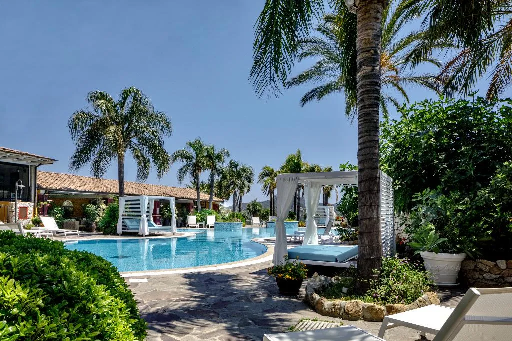 Pool, Cruccuris Resort, Cagliari