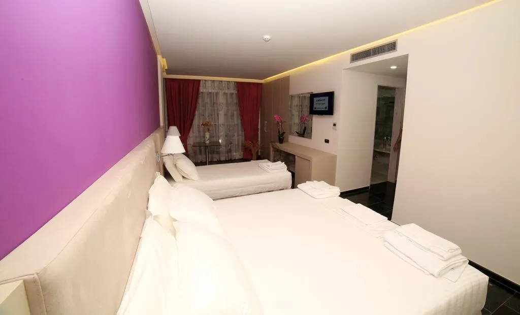 Room, Palace hotel Vlore, Kavaje