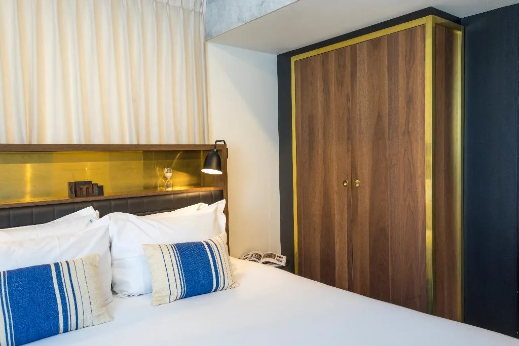 DOUBLE CLASSIC Room, Ink Hotel Amsterdam - MGallery Collection, Amsterdam