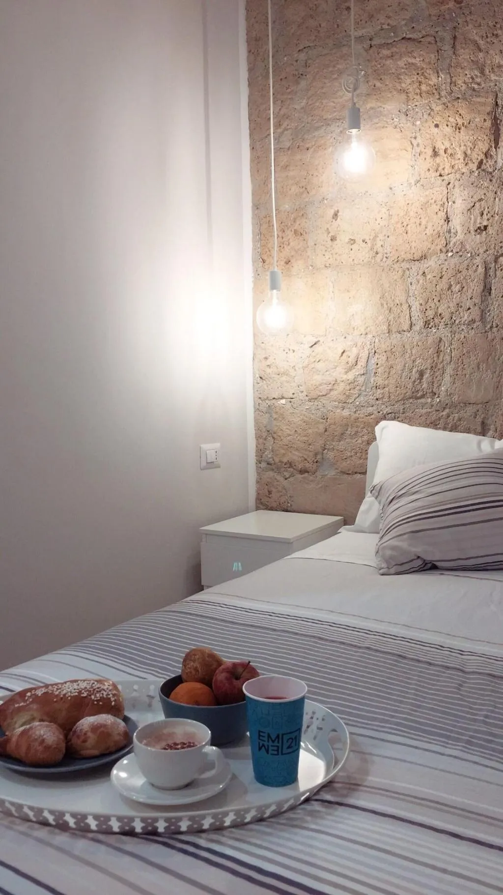 Room, B B Emme21, Naples