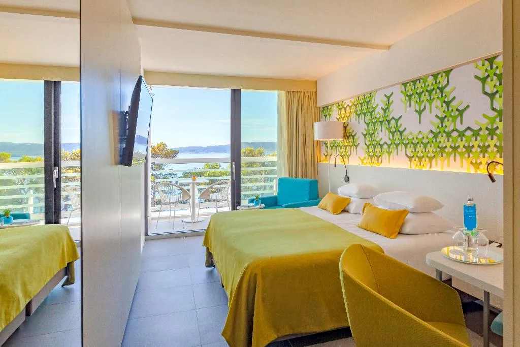 DOUBLE SUPERIOR SIDE SEA VIEW Room, Bluesun hotel Berulia, Split