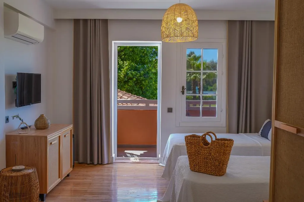 FAMILY ROOM TWO BEDROOMS ONE BATHROOM Room, Hotel Club-E, Dalaman