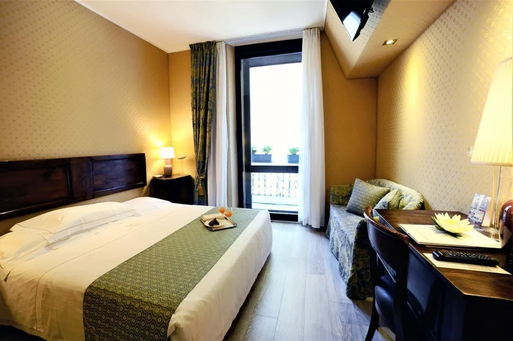 SINGLE SUPERIOR Room, Pierre Milano Hotel, Milan