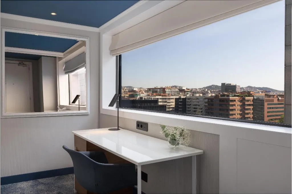 Room STANDARD Room, Hilton Barcelona, Barcelona