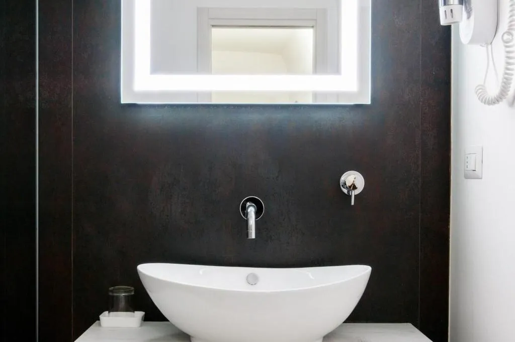 Room, Dada Suite, Naples