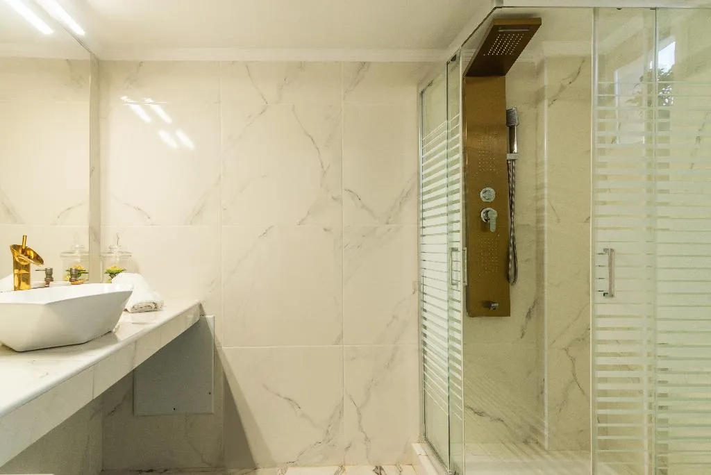 HOME DELUXE SEA VIEW WITH BALCONY Room, Victoria Suites Corfu, Corfu