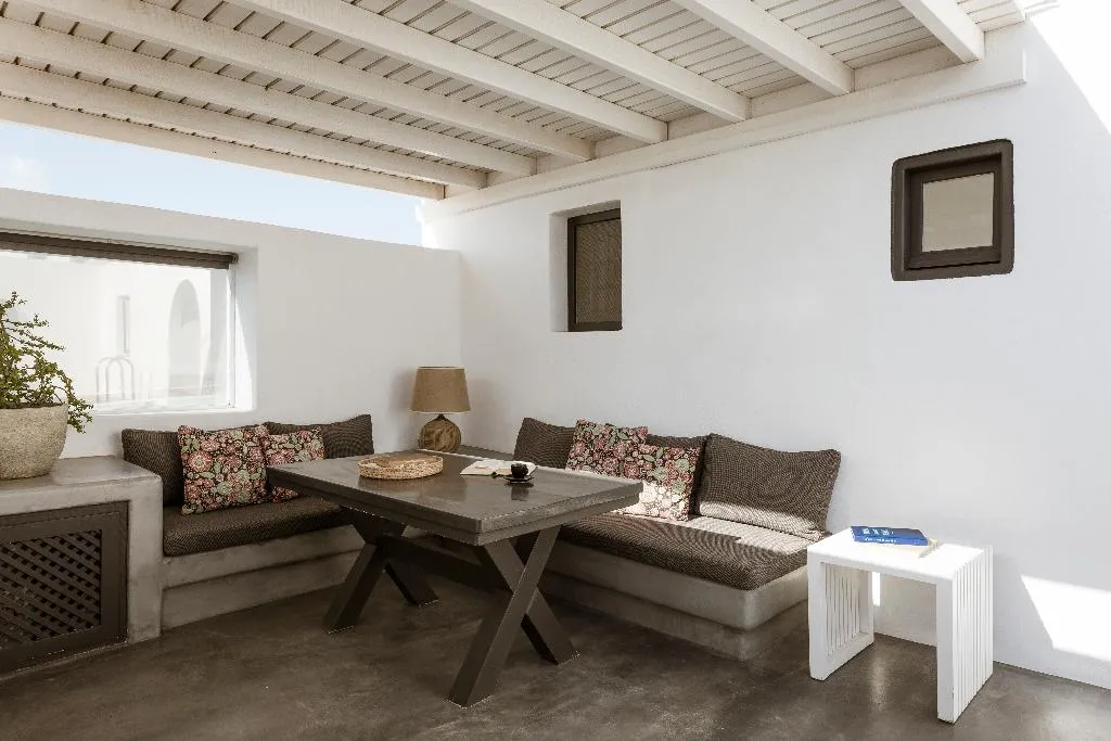 STUDIO TWO BEDROOMS WITH PRIVATE POOL Room, Aqua Luxury Suites, Santorini