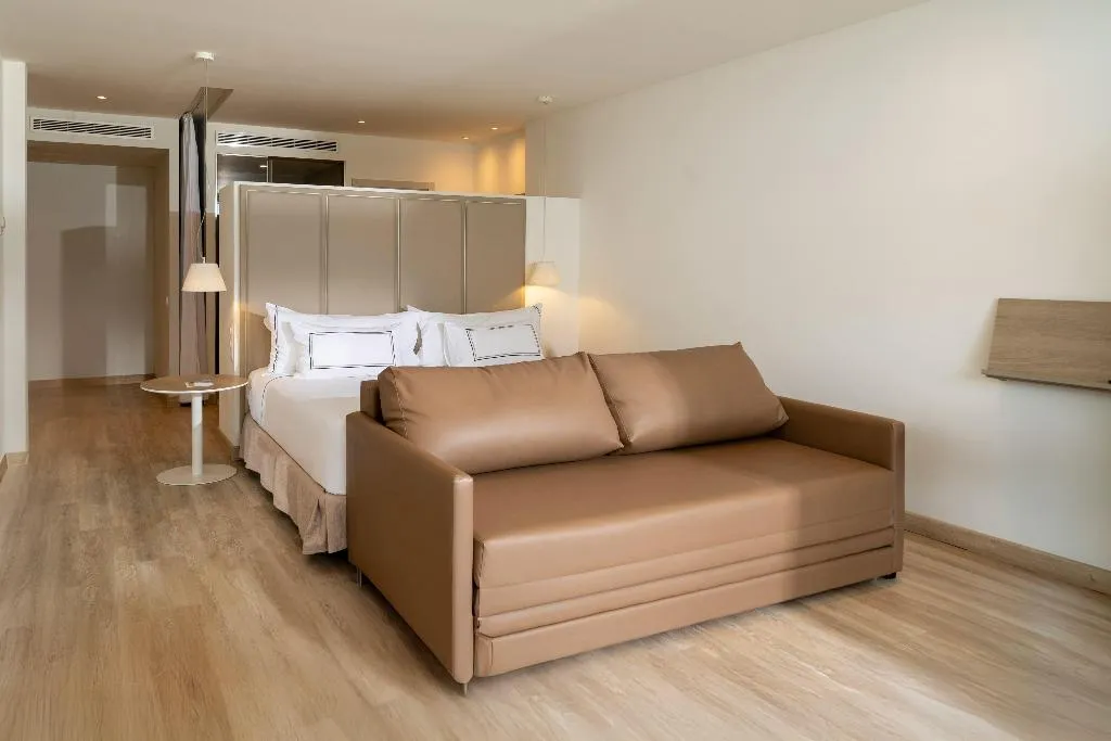 JUNIOR SUITE STANDARD Room, Melia Calvia Beach, Majorca