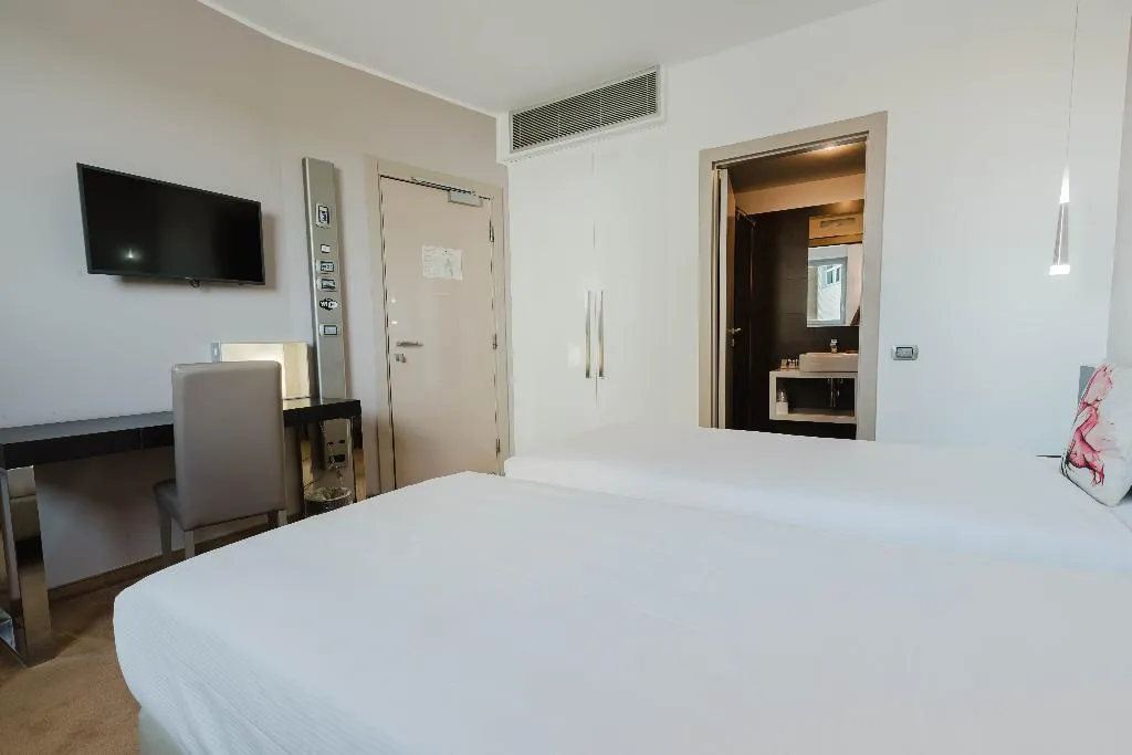 Double or Twin STANDARD Room, For You Hotel, Milan