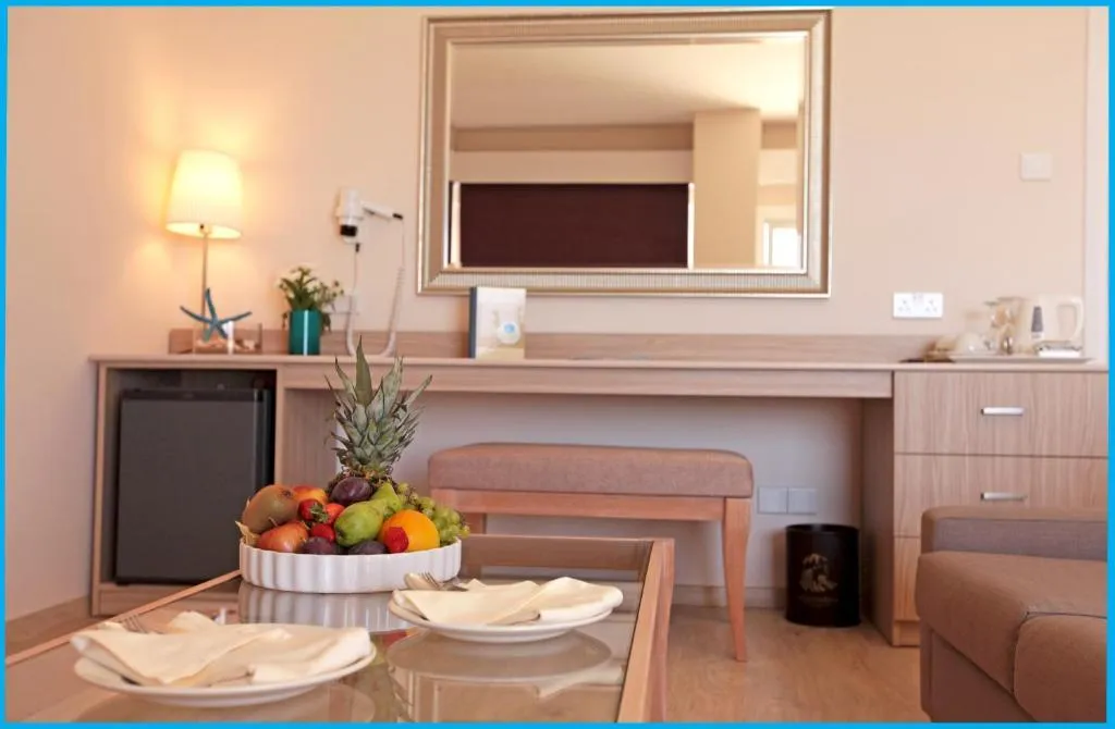 SUITE EXECUTIVE Room, Poseidonia Beach Hotel, Cyprus