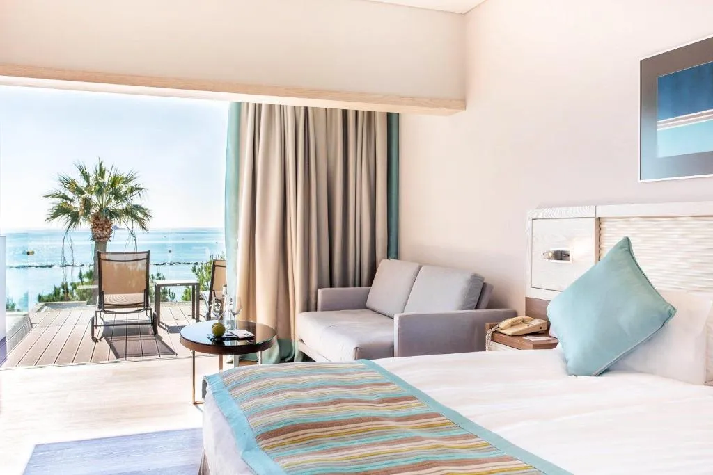 DOUBLE PREMIUM Room, Crowne Plaza Limassol, Cyprus