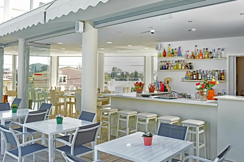 Bar, Palapart Gikas Suites And Studios, Corfu
