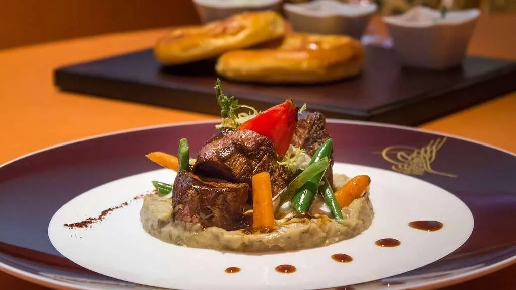 Restaurant, Kempinski Nile Hotel Garden City Cairo, Cairo