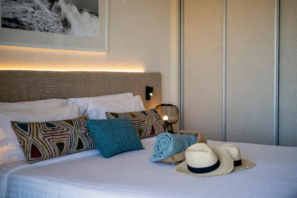 DOUBLE INNER-KING SIZE BED Room, Crowne Plaza Caparica Lisbon, Lisbon