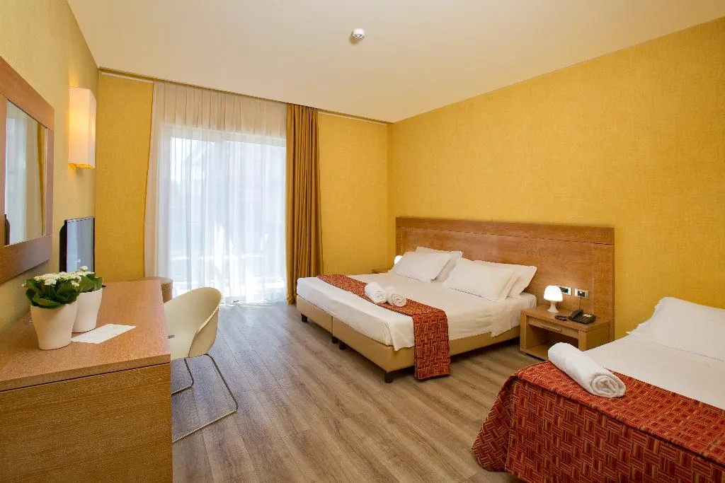 TRIPLE STANDARD Room, Yachting Palace, Taormina