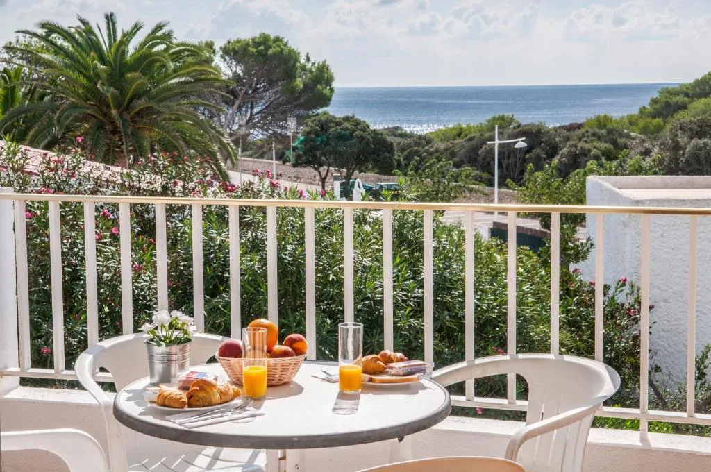 APARTMENT SEA VIEW TWO BEDROOMS Room, Naranjos Resort Menorca, Menorca