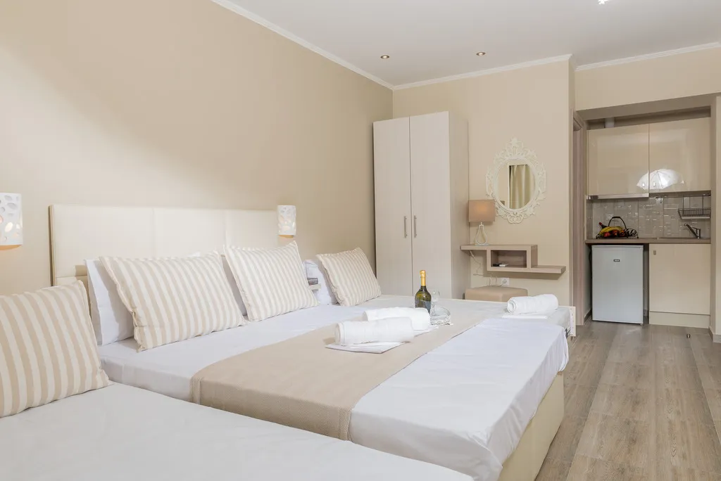 STUDIO DELUXE Room, Ammos Beach & Studios, Thessaloniki