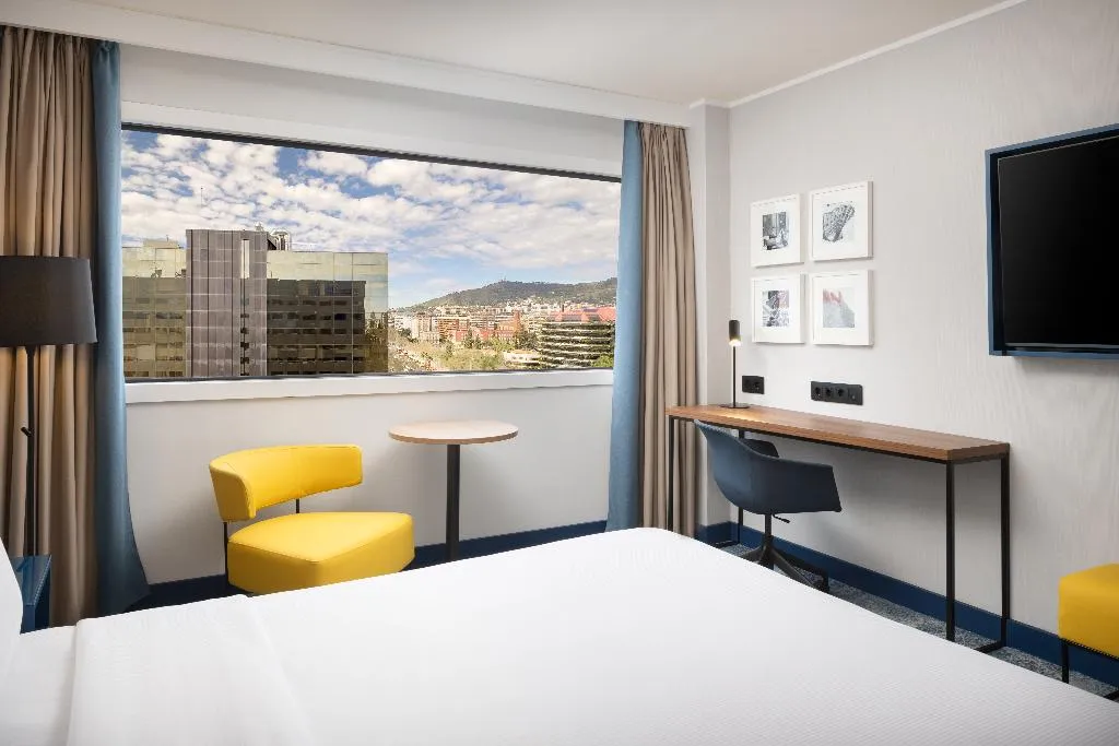 DOUBLE EXECUTIVE KING BED Room, Hilton Barcelona, Barcelona