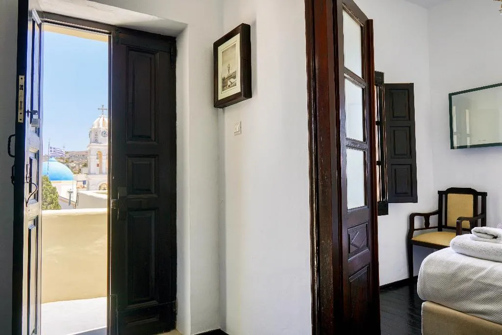 VILLA THREE BEDROOMS WITH PRIVATE POOL Room, Santorini Heritage Villas & Mansions, Santorini