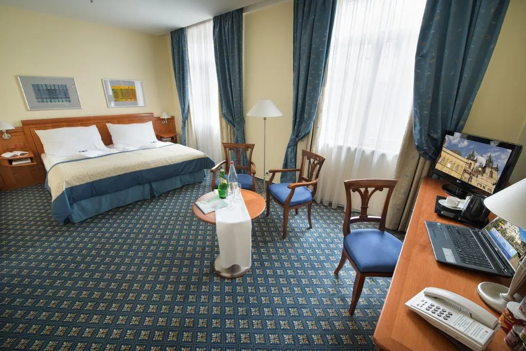 Double or Twin BUSINESS Room, Ramada Prague City Centre, Prague