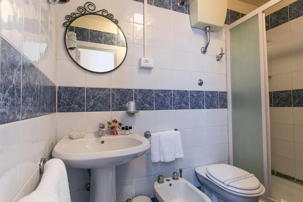 TRIPLE COMFORT Room, Hotel D'Azeglio Firenze, Florence
