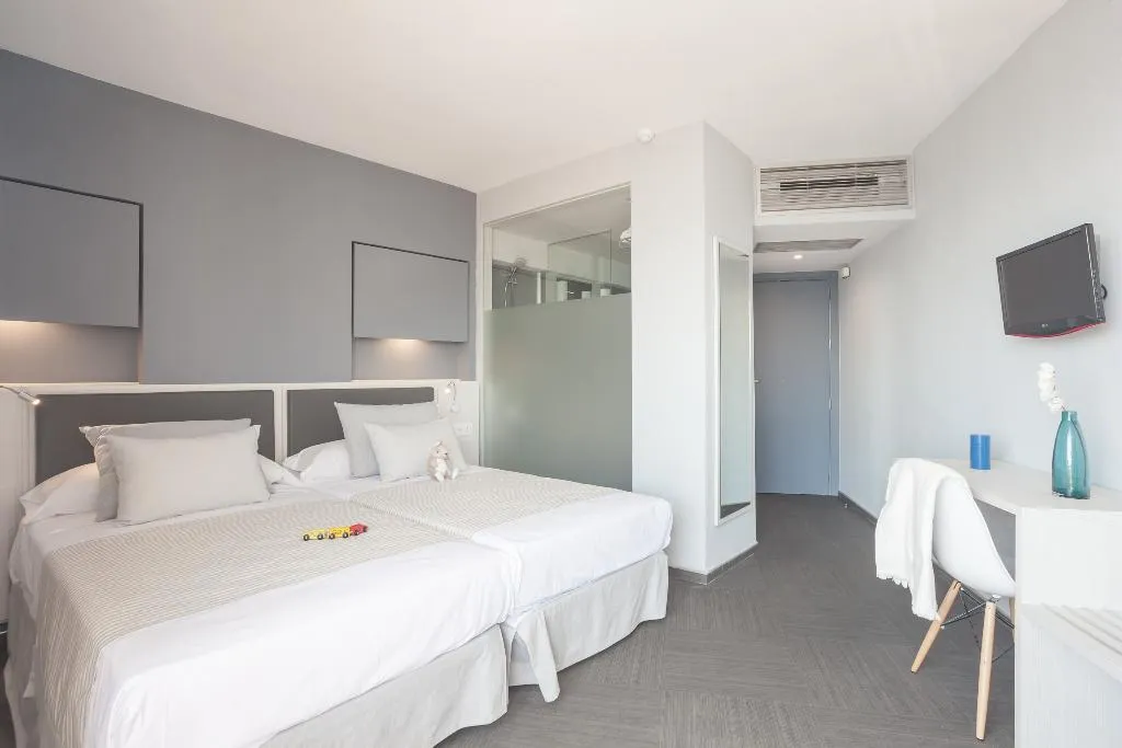 DOUBLE SINGLE USE STANDARD Room, Hotel El Puerto by Pierre & Vacances, Costa Del Sol