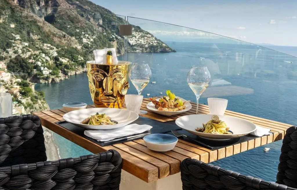 Sports and Entertainment, Villa Franca, Naples