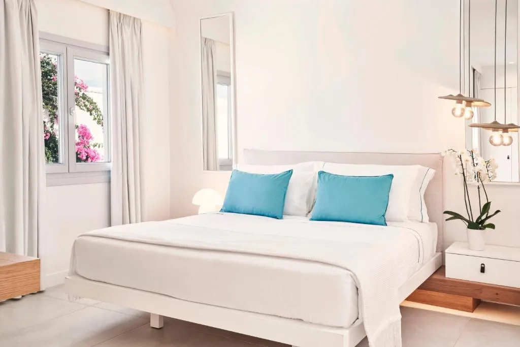 DOUBLE ONE BED Room, Nikki Beach Resort & Spa Santorini, Athens