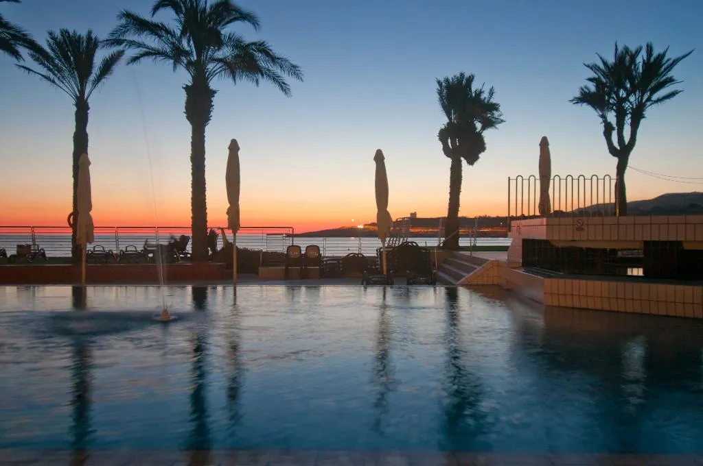 Beach, QAWRA Palace Resort & SPA, Malta
