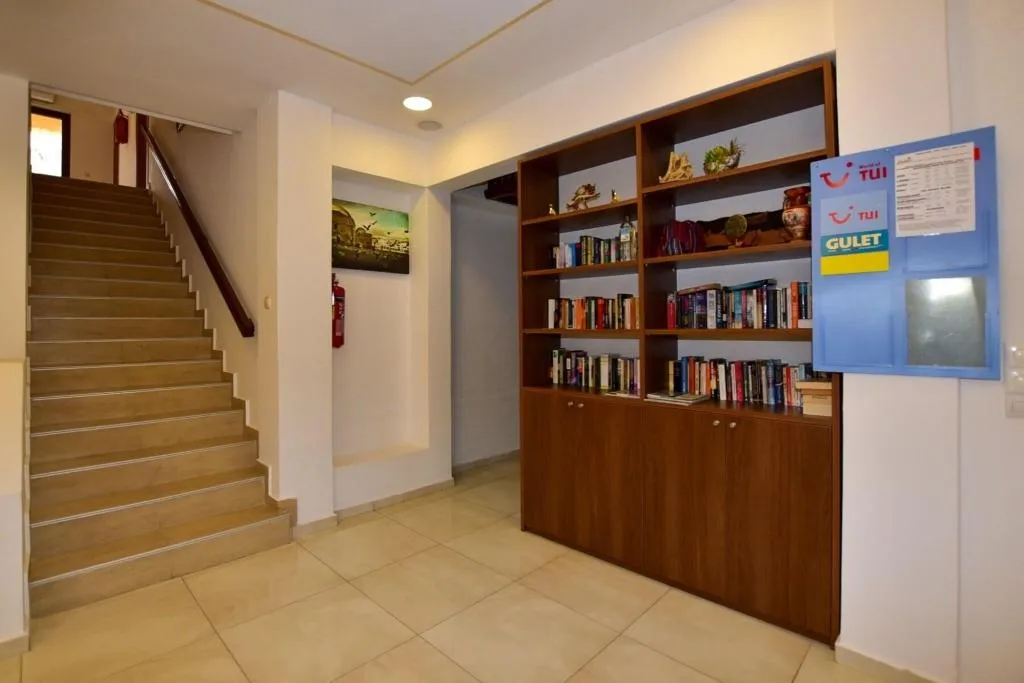 Lobby, Aghas, Crete