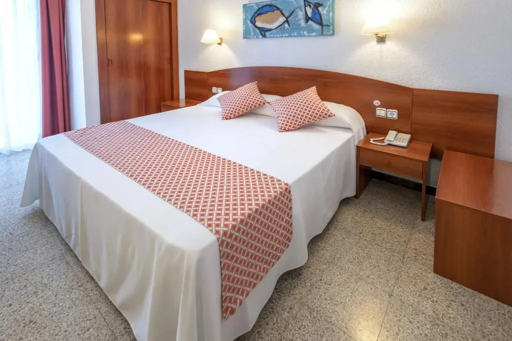 DOUBLE WITH BALCONY Room, GHT Balmes - Apartaments & Splash, Costa Brava