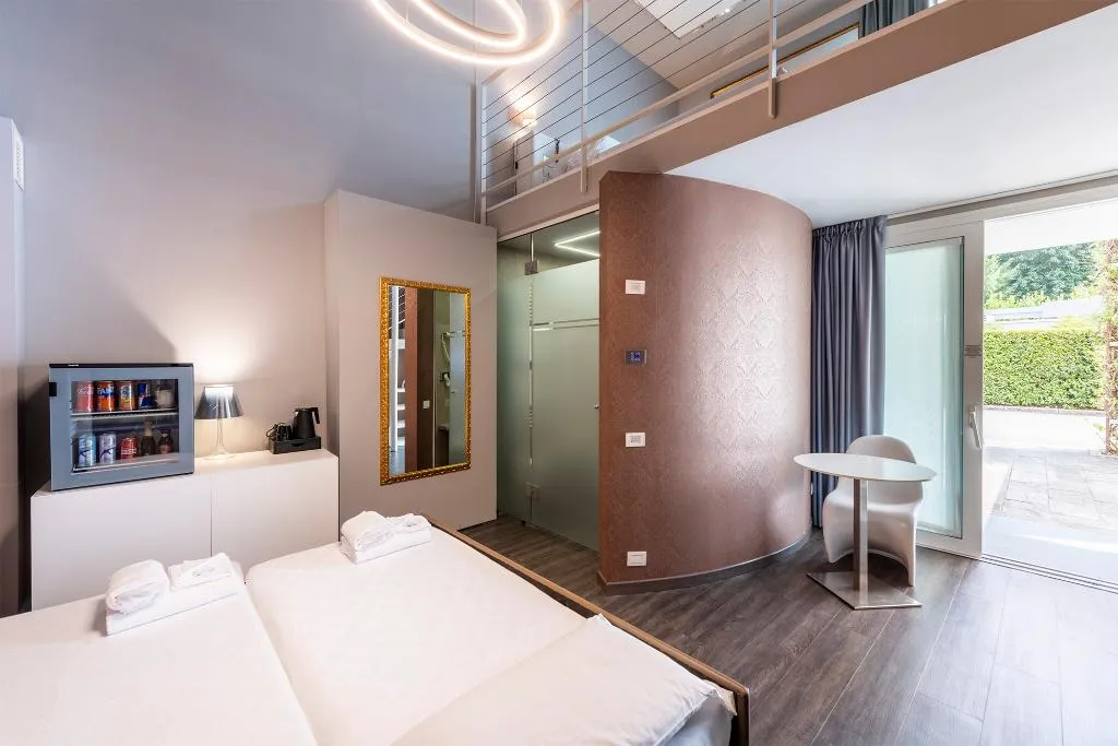 FAMILY ROOM CAPACITY 5 Room, Mo.Om Hotel, Milan