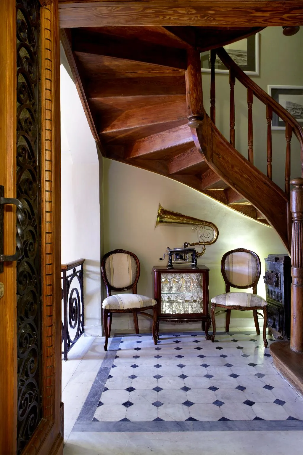 Lobby, Sweet Home, Athens