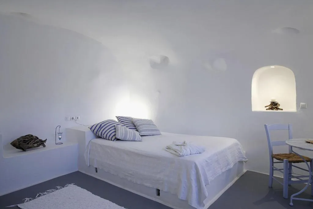 Room, Aghios Artemios Traditional Houses, Santorini